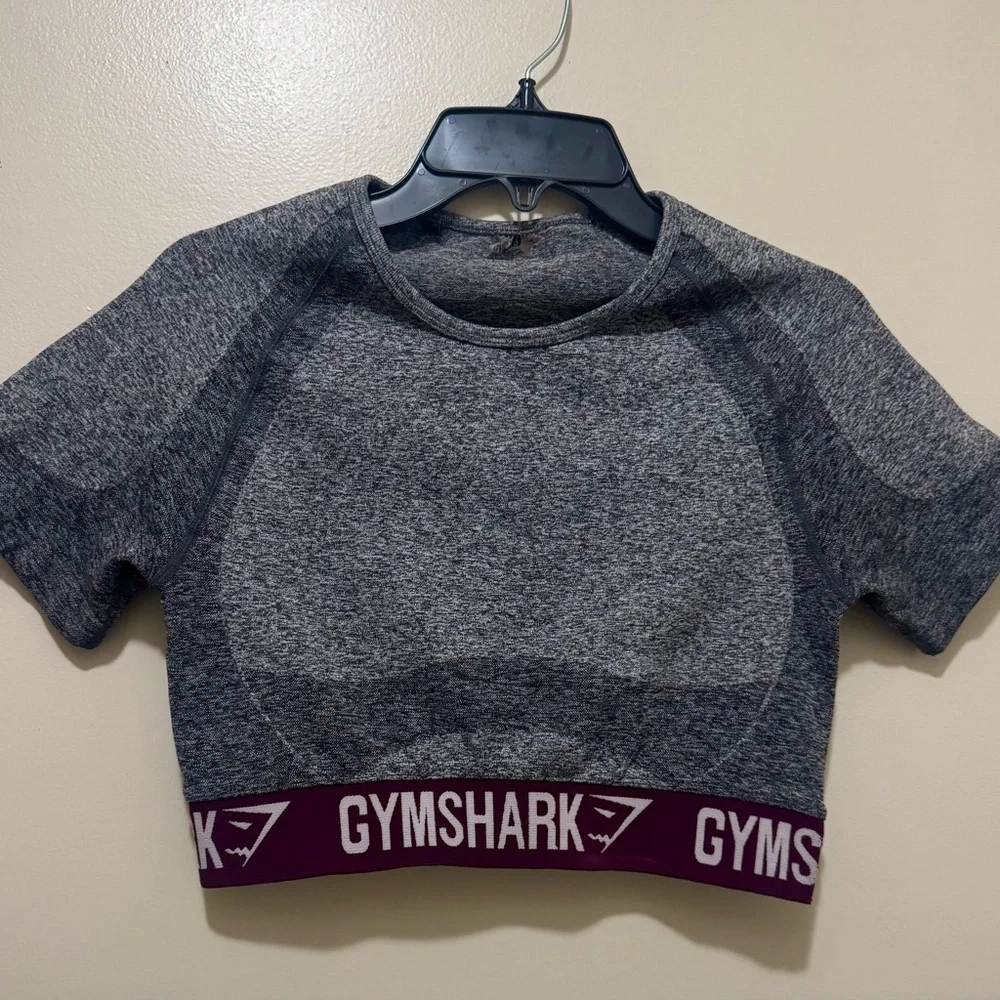 Gymshark Heathered Gray Crop Top - Picture 2 of 4